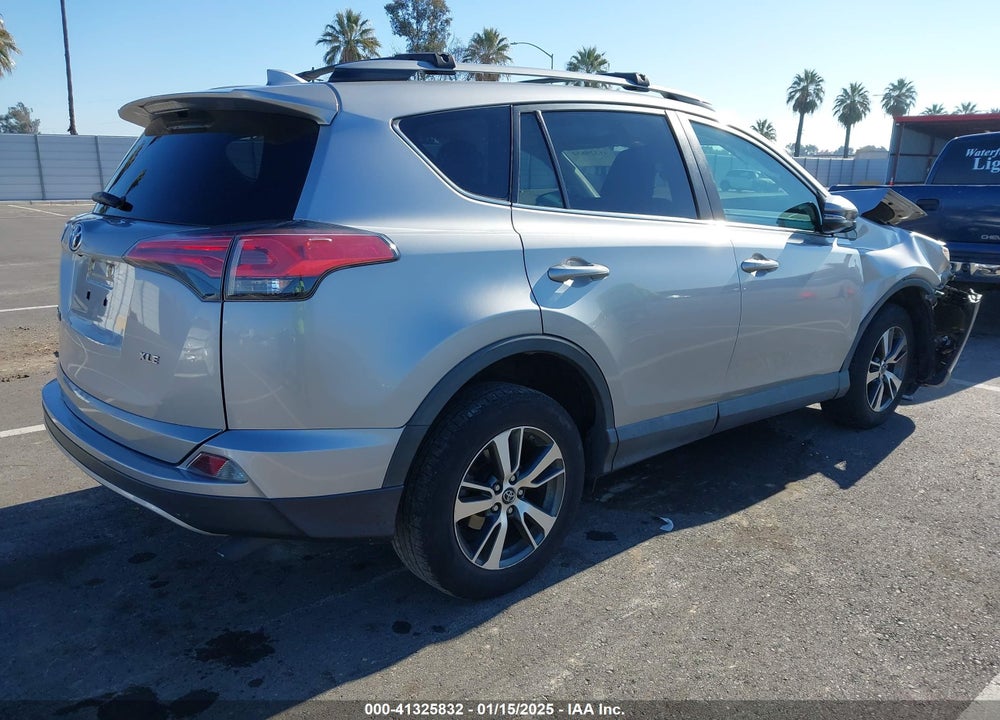 2017 TOYOTA RAV4 XLE VIN: 2T3WFREV4HW396992