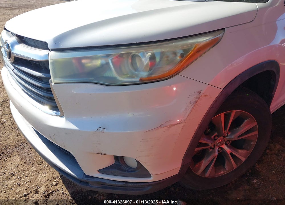 2015 TOYOTA HIGHLANDER LE PLUS V6 VIN: 5TDBKRFH5FS115459