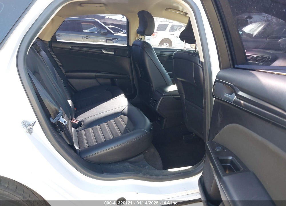 2018 FORD FUSION SE VIN: 3FA6P0HD6JR211711