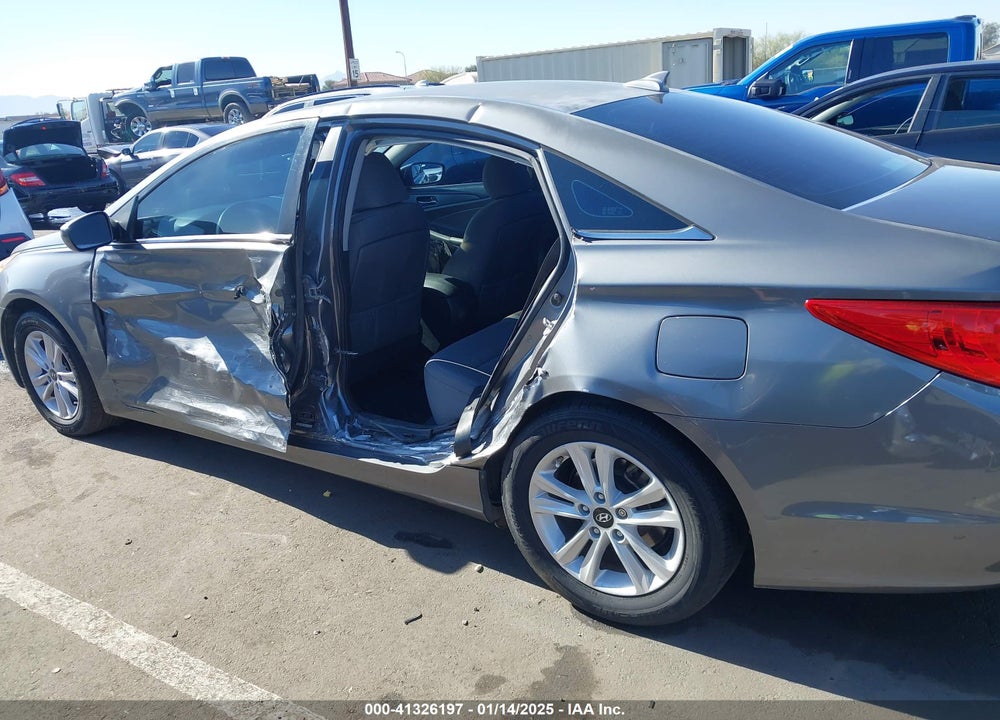 2013 HYUNDAI SONATA VIN: 5NPEB4AC4DH658770
