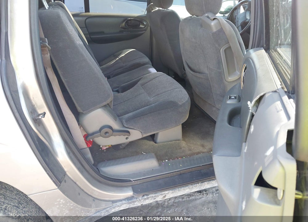 2003 CHEVROLET TRAILBLAZER EXT LT VIN: 1GNES16S736159220