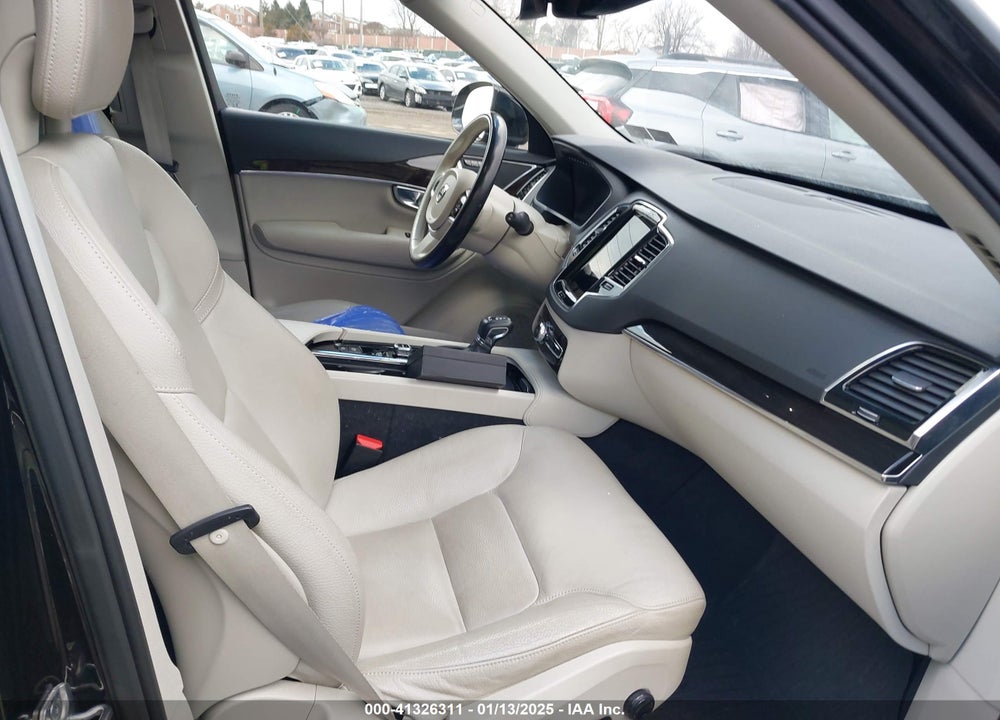 2017 VOLVO XC90 T6 MOMENTUM VIN: YV4A22PK3H1183172