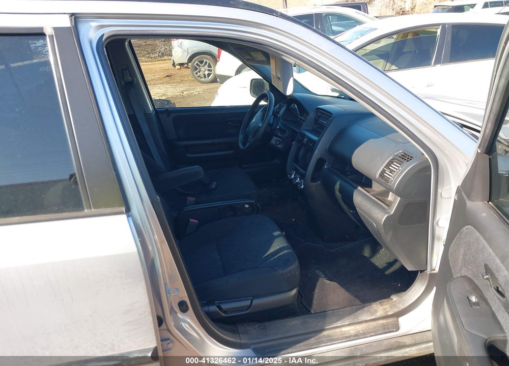 2006 HONDA CR-V LX VIN: JHLRD68526C000655