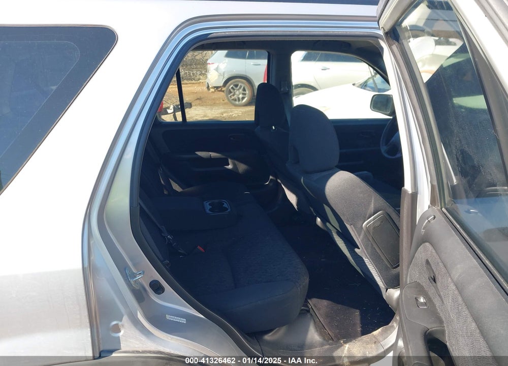 2006 HONDA CR-V LX VIN: JHLRD68526C000655