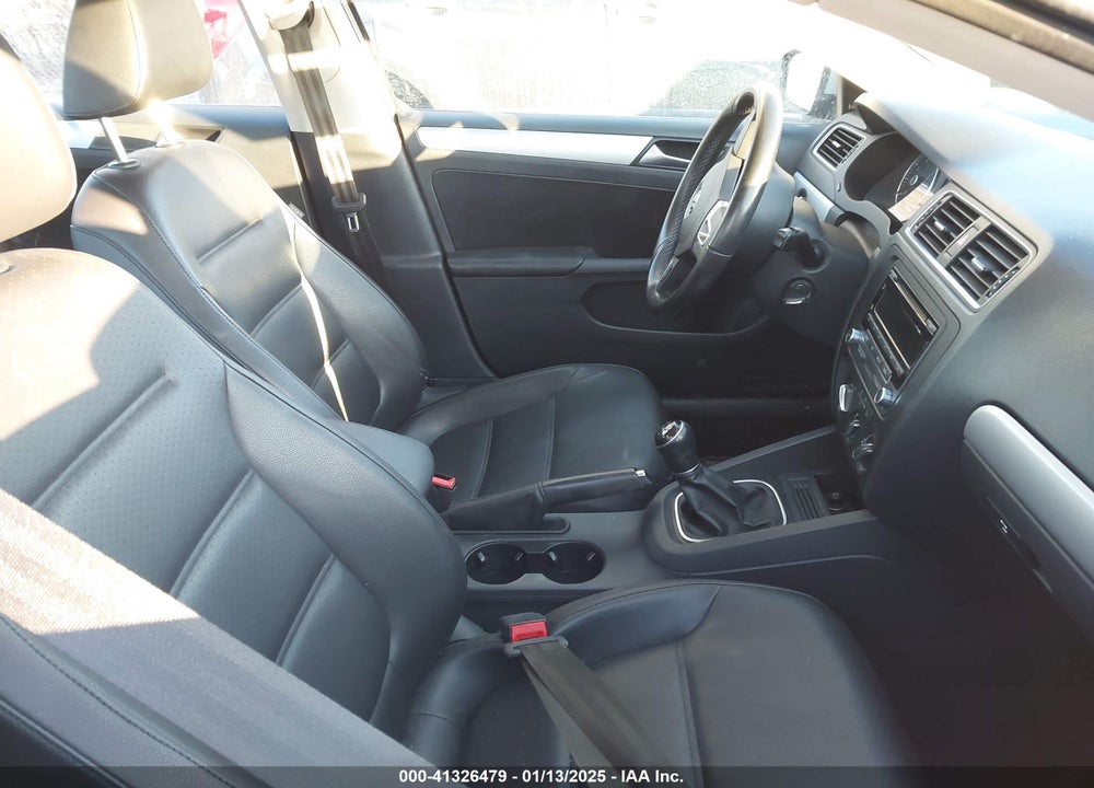 2014 VOLKSWAGEN JETTA VIN: 3VWB07AJ5EM387140