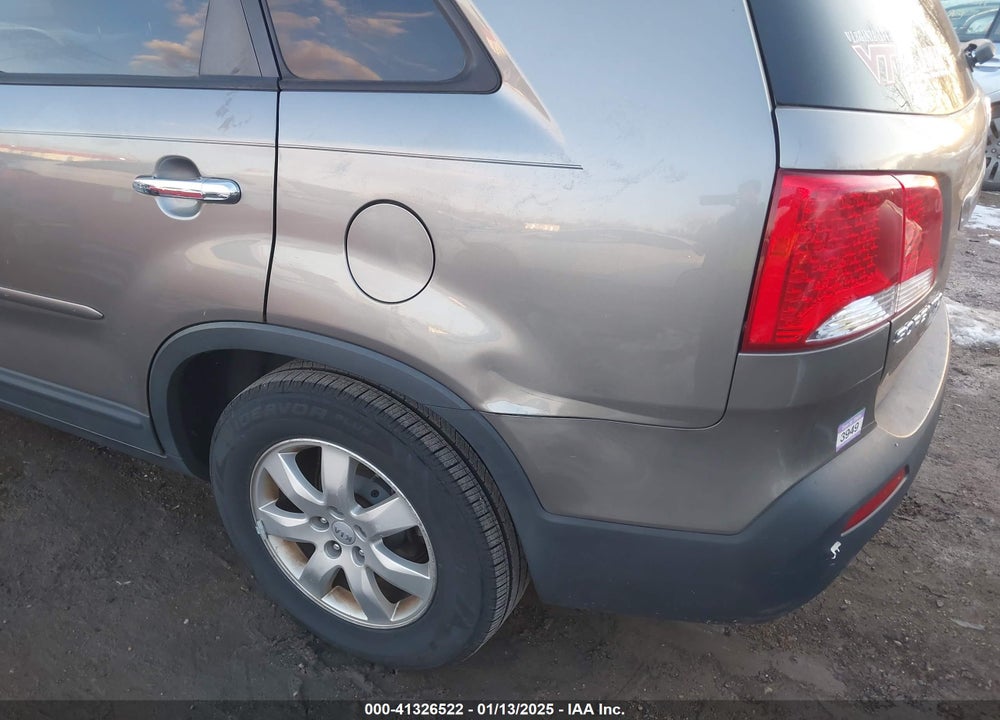 2013 KIA SORENTO LX V6 VIN: 5XYKTDA2XDG369245