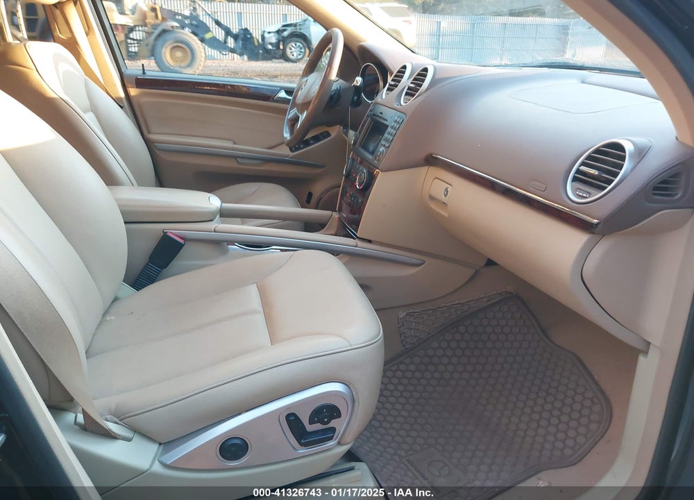 2011 MERCEDES-BENZ GL 450 4MATIC VIN: 4JGBF7BEXBA751933