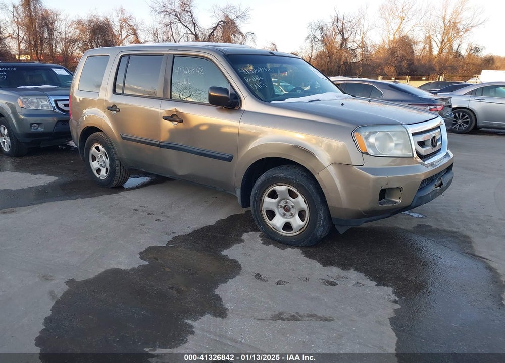 2009 HONDA PILOT LX VIN: 5FNYF382X9B010056