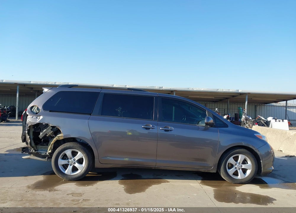 2017 TOYOTA SIENNA LE 8 PASSENGER VIN: 5TDKZ3DC5HS874793