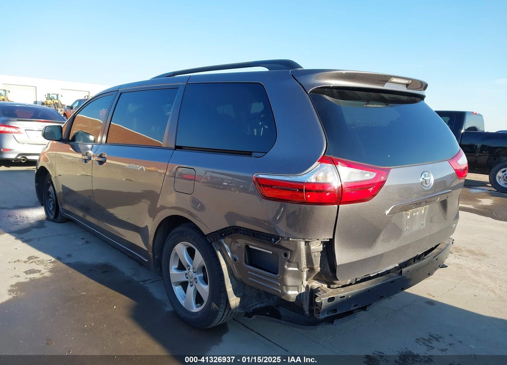 2017 TOYOTA SIENNA LE 8 PASSENGER VIN: 5TDKZ3DC5HS874793