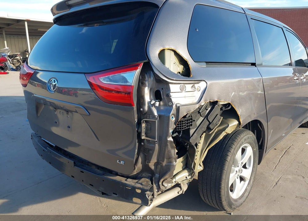 2017 TOYOTA SIENNA LE 8 PASSENGER VIN: 5TDKZ3DC5HS874793
