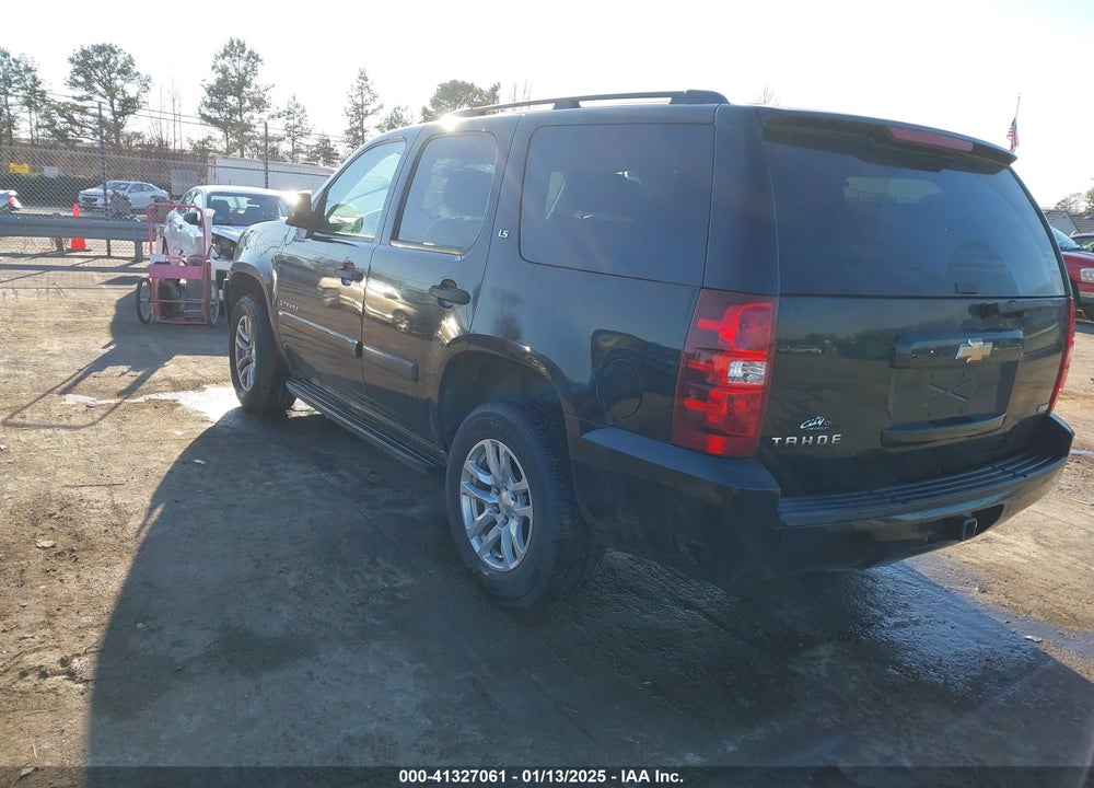 2008 CHEVROLET TAHOE LS VIN: 1GNFK13038R129550