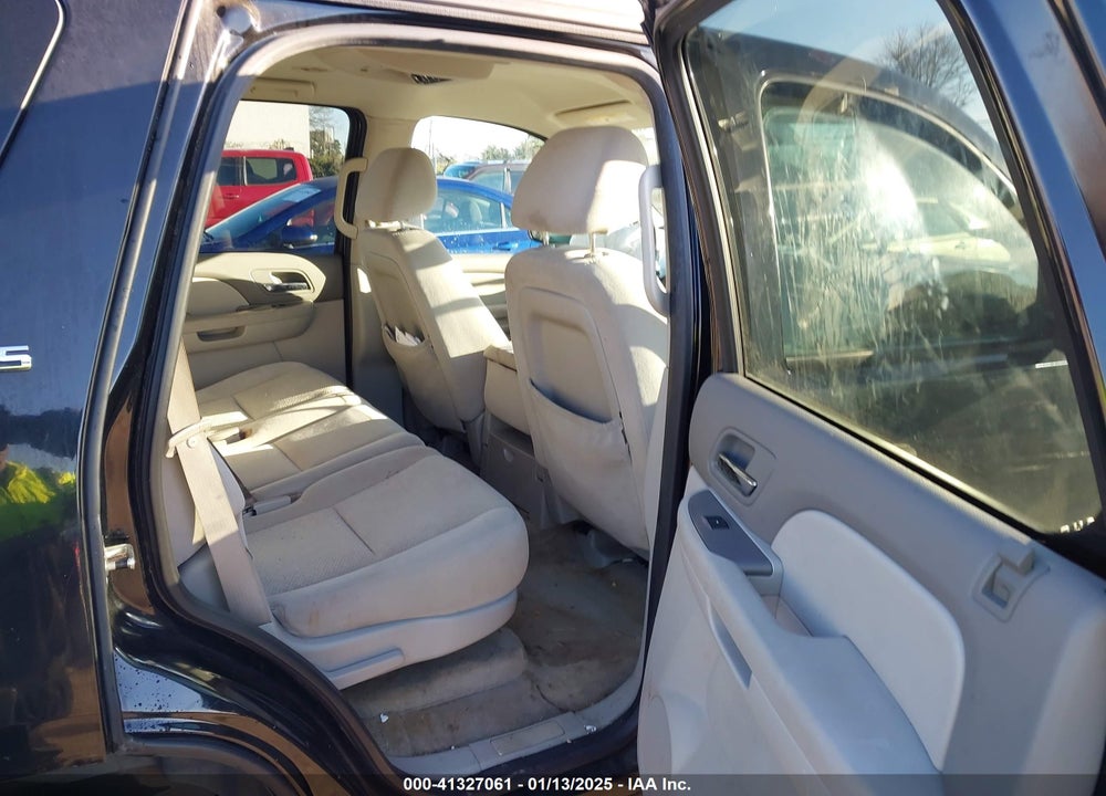 2008 CHEVROLET TAHOE LS VIN: 1GNFK13038R129550