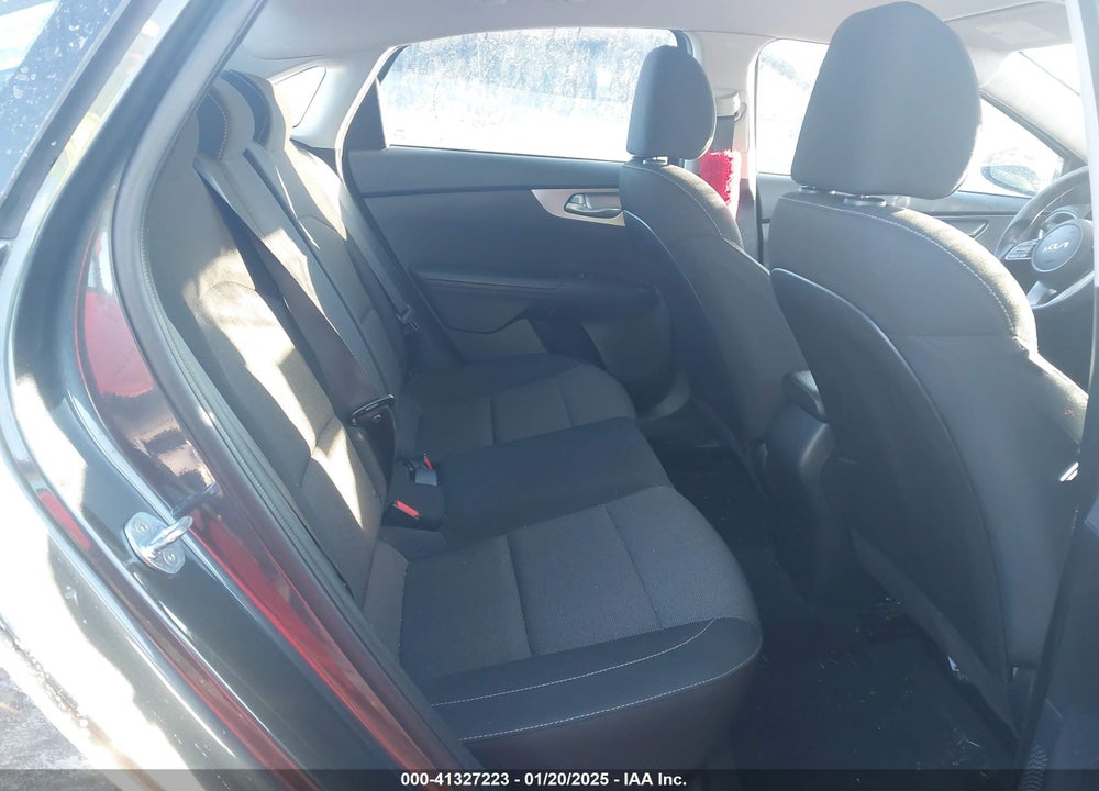 2022 KIA FORTE VIN: 3KPF24AD3NE460393