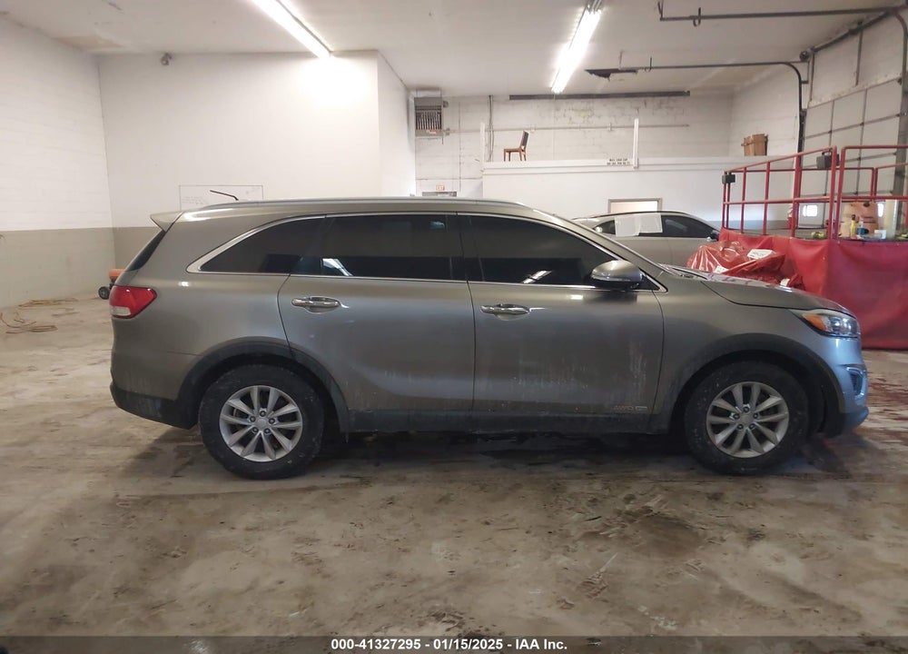 2017 KIA SORENTO 3.3L LX VIN: 5XYPGDA59HG209688