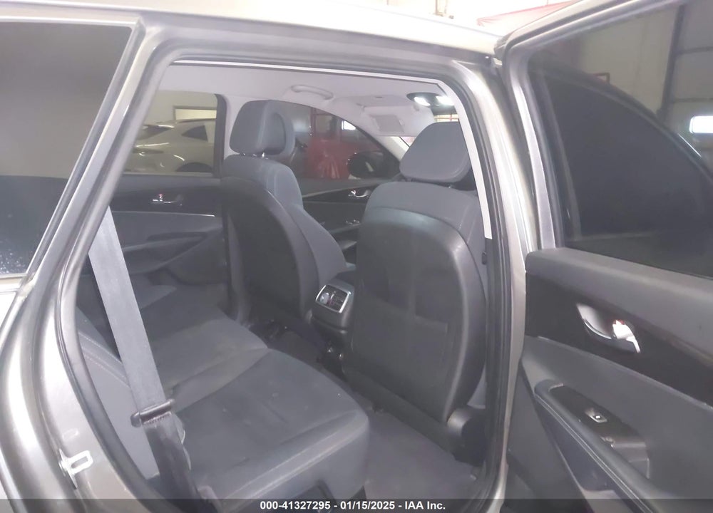 2017 KIA SORENTO 3.3L LX VIN: 5XYPGDA59HG209688