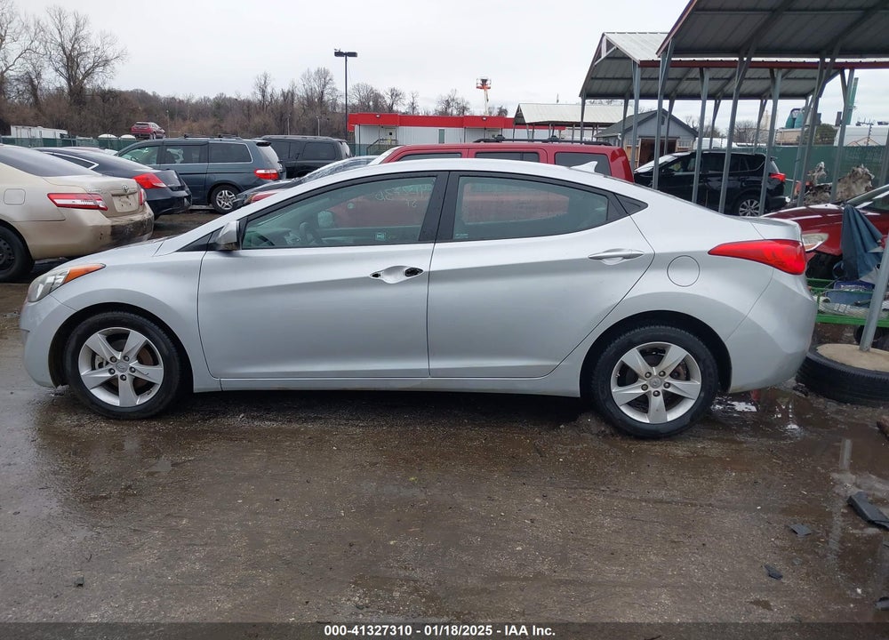 2013 HYUNDAI ELANTRA VIN: 5NPDH4AE9DH331177
