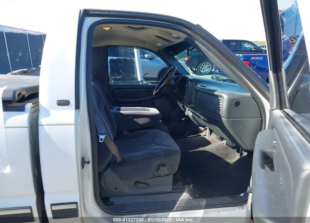 2000 CHEVROLET SILVERADO 1500 VIN: 1GCEC14T6YZ199036
