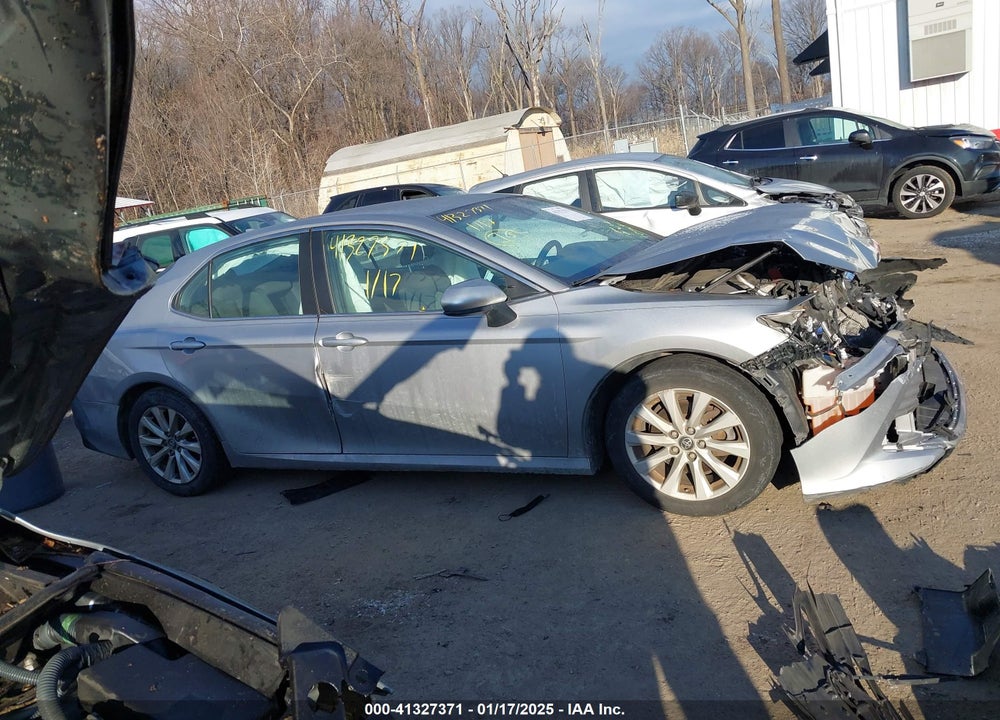 2019 TOYOTA CAMRY VIN: 4T1B11HK6KU703448