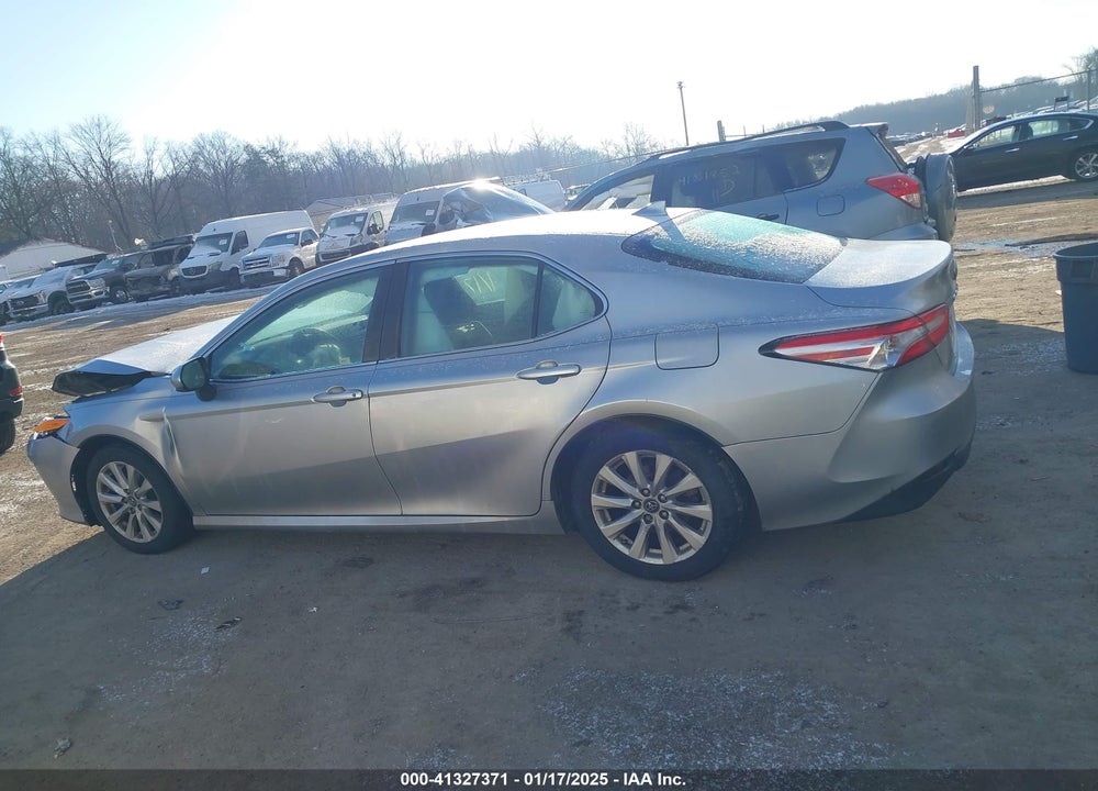 2019 TOYOTA CAMRY VIN: 4T1B11HK6KU703448