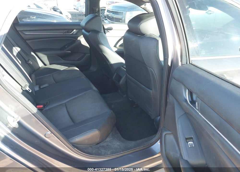 2019 HONDA ACCORD VIN: 1HGCV1F33KA125563
