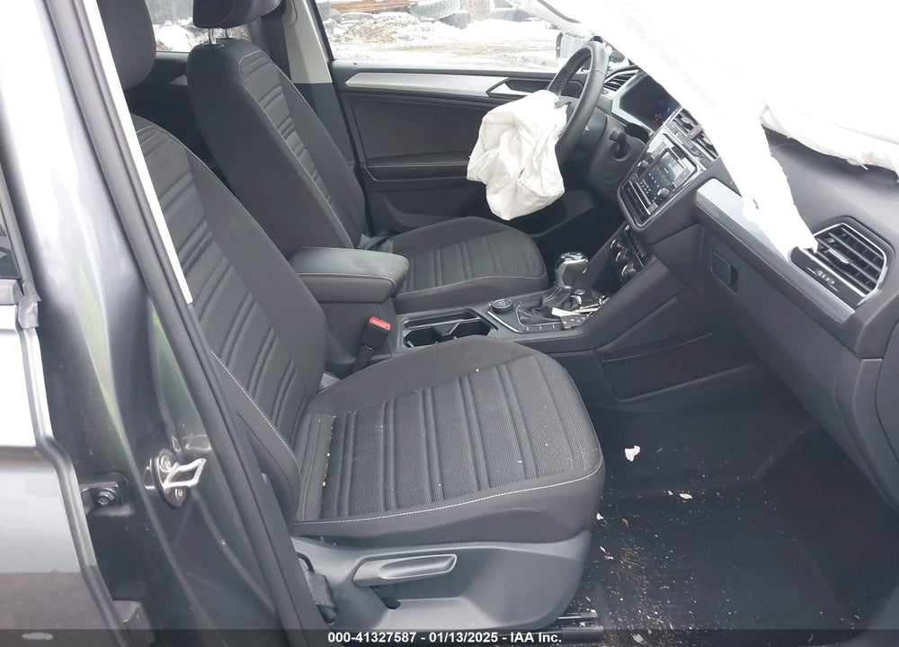 2022 VOLKSWAGEN TIGUAN VIN: 3VV0B7AX9NM032305