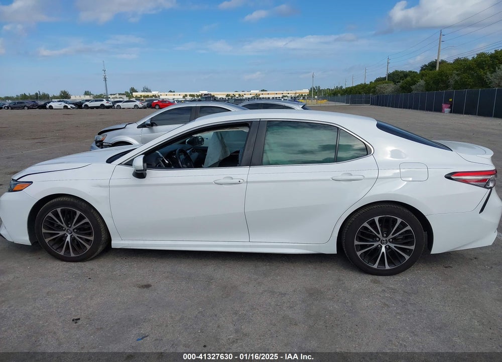 2018 TOYOTA CAMRY VIN: 4T1B11HK5JU652765