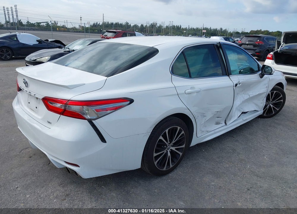 2018 TOYOTA CAMRY VIN: 4T1B11HK5JU652765