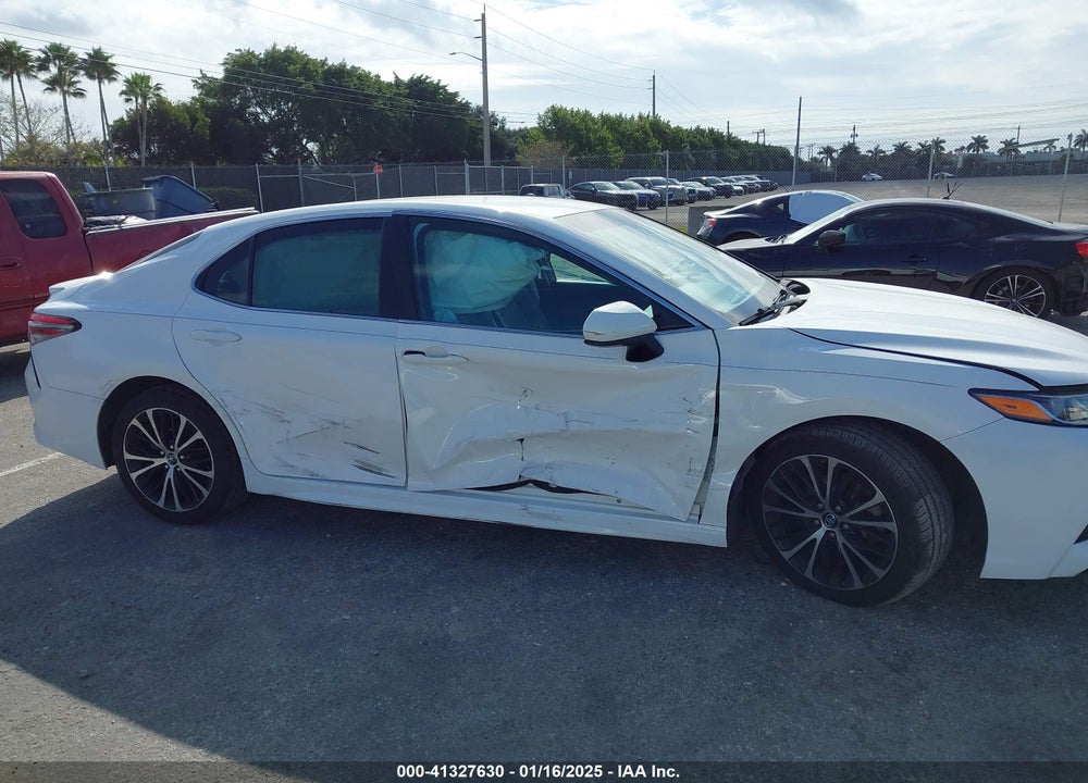 2018 TOYOTA CAMRY VIN: 4T1B11HK5JU652765