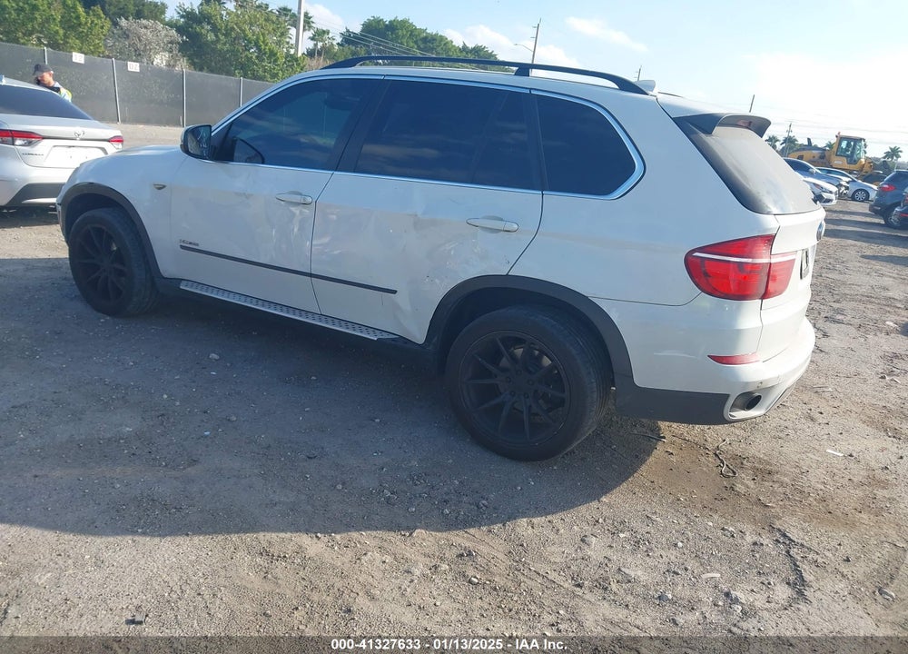 2013 BMW X5 XDRIVE35I/XDRIVE35I PREMIUM/XDRIVE35I SPORT ACTIVITY VIN: 5UXZV4C59D0E04526