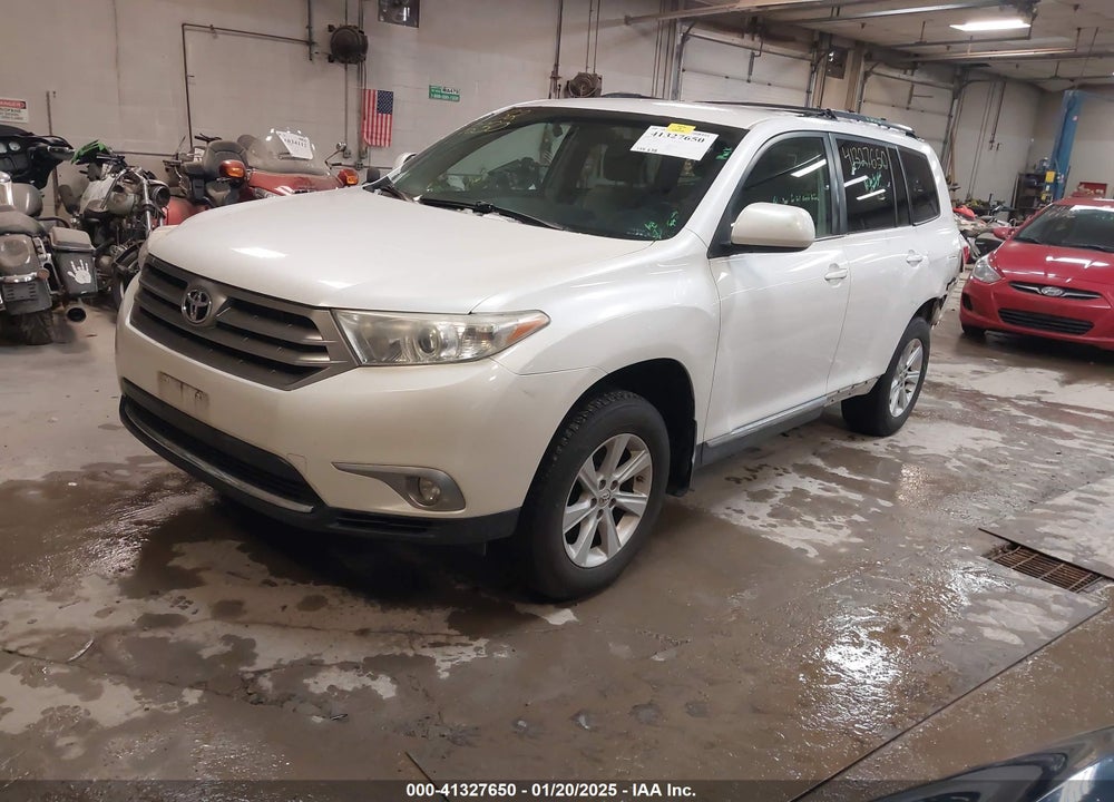 2013 TOYOTA HIGHLANDER BASE PLUS V6 VIN: 5TDBK3EH4DS190035