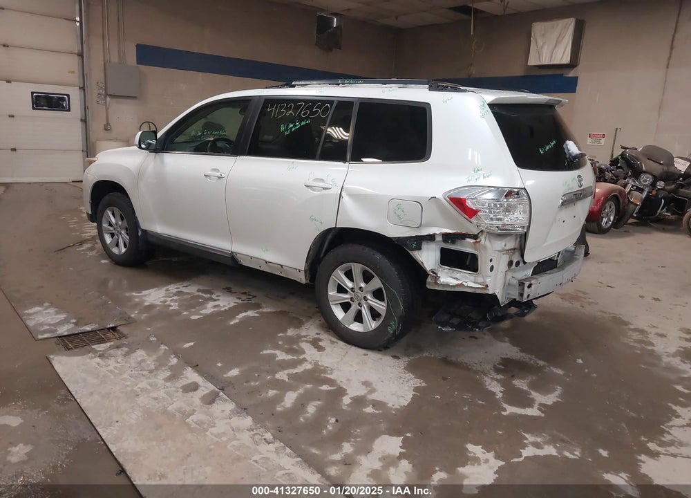 2013 TOYOTA HIGHLANDER BASE PLUS V6 VIN: 5TDBK3EH4DS190035