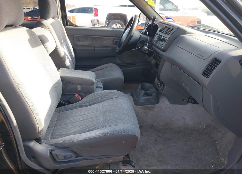 2000 NISSAN FRONTIER XE VIN: 1N6DD26S4YC394099