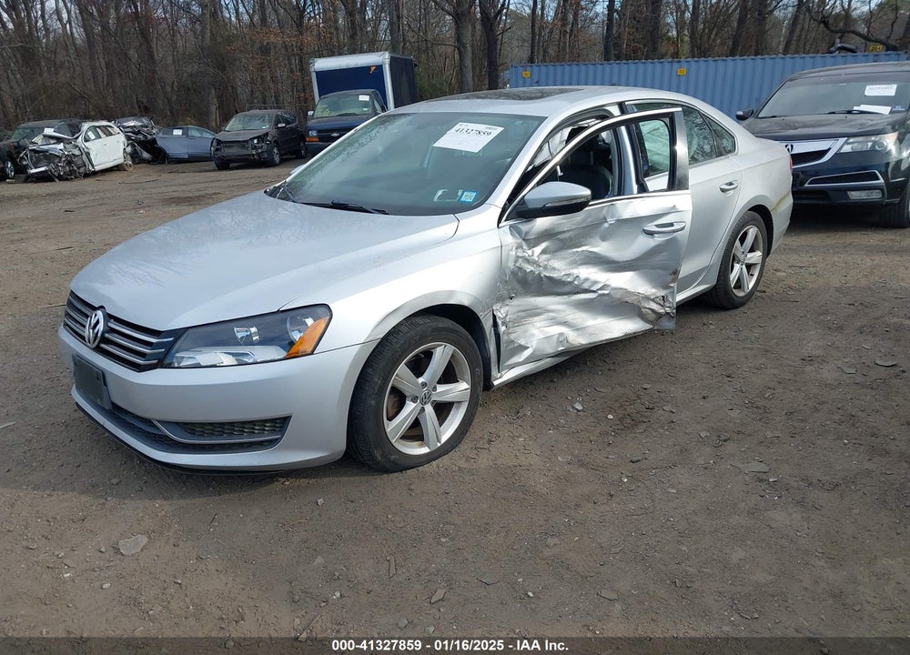 2012 VOLKSWAGEN PASSAT VIN: 1VWBP7A33CC080948