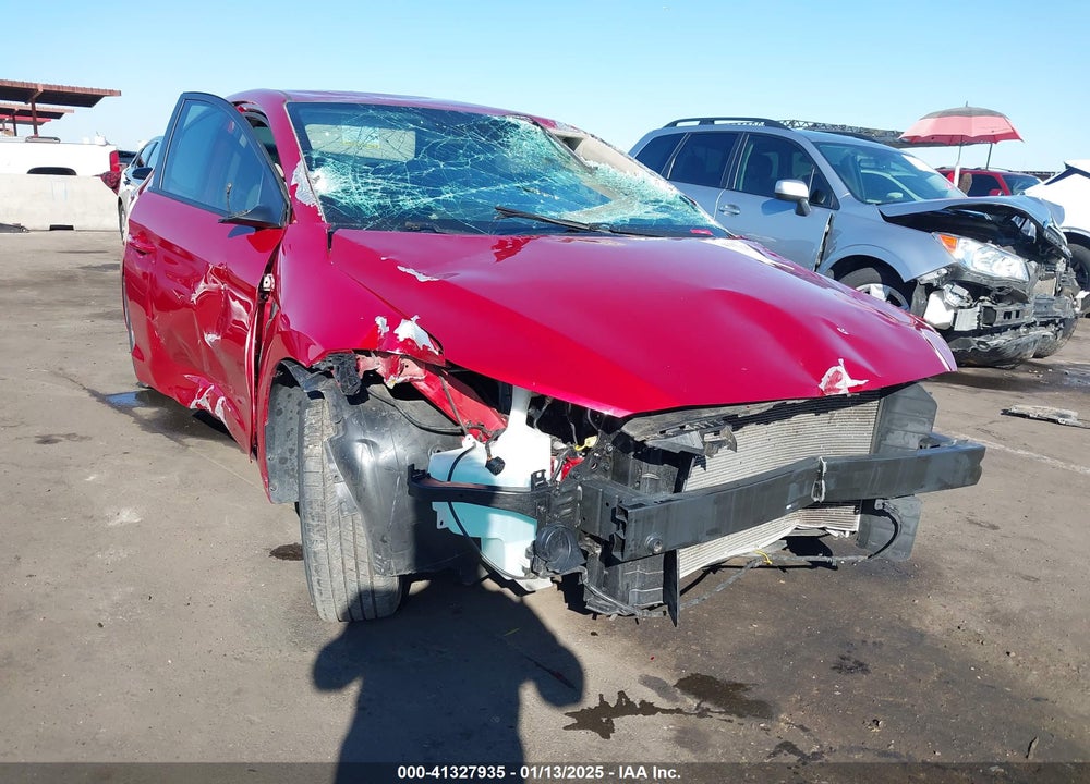 2017 HYUNDAI ELANTRA VIN: KMHD74LF0HU353309