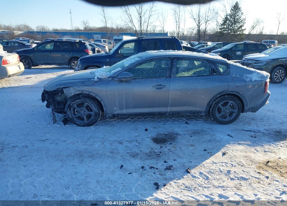 2025 KIA K4 LXS VIN: 3KPFT4DE4SE027890