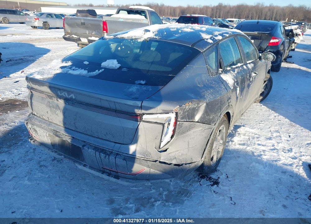 2025 KIA K4 LXS VIN: 3KPFT4DE4SE027890