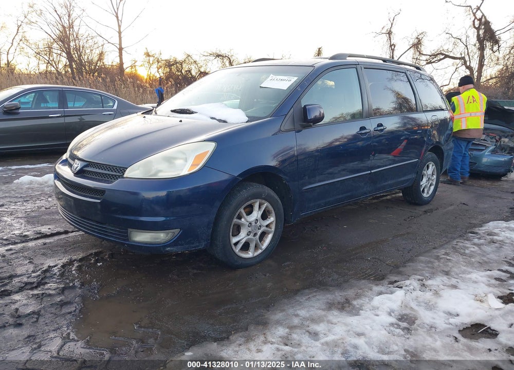 2004 TOYOTA SIENNA XLE VIN: 5TDBA22C84S006379