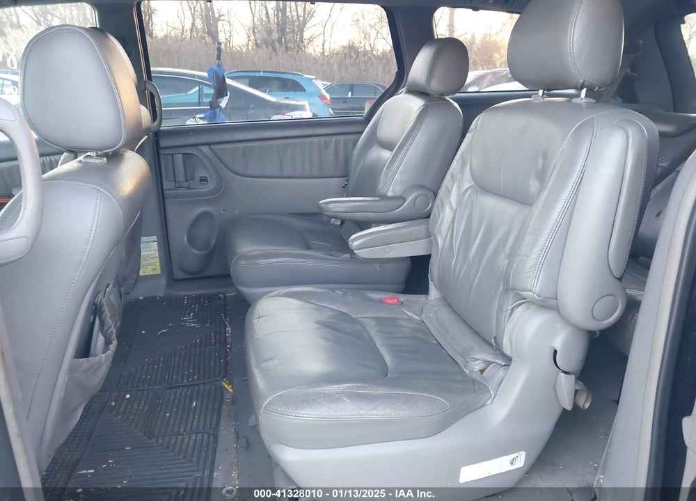 2004 TOYOTA SIENNA XLE VIN: 5TDBA22C84S006379
