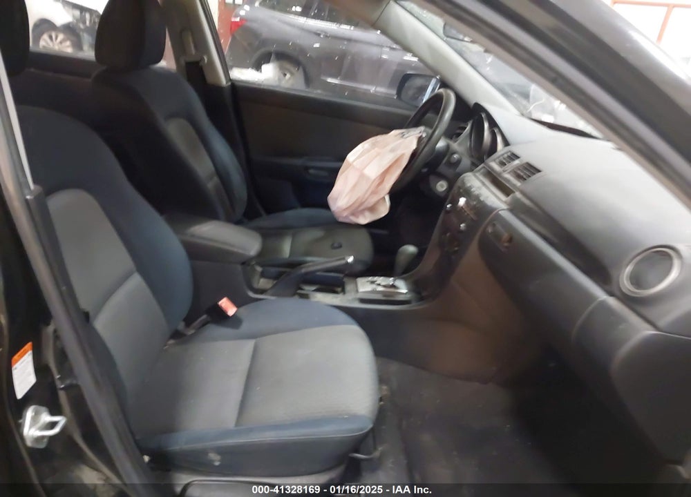 2004 MAZDA 3 I VIN: JM1BK32F241172178