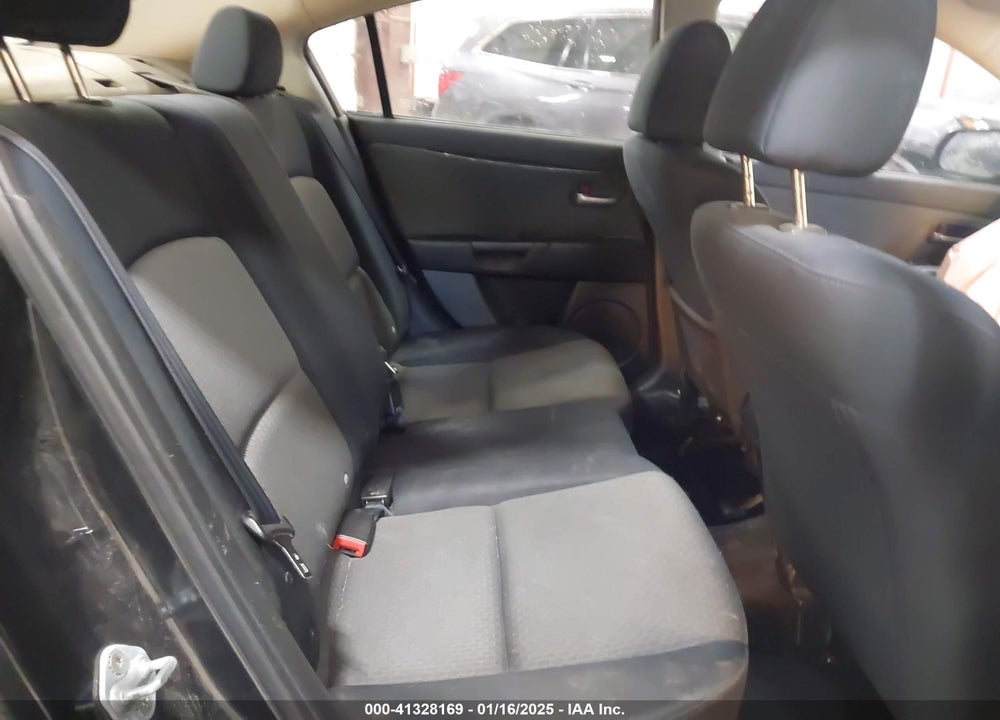 2004 MAZDA 3 I VIN: JM1BK32F241172178