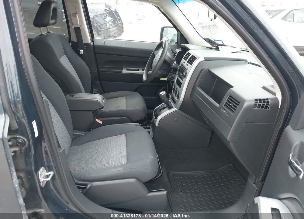 2008 JEEP PATRIOT SPORT VIN: 1J8FT28W88D519705