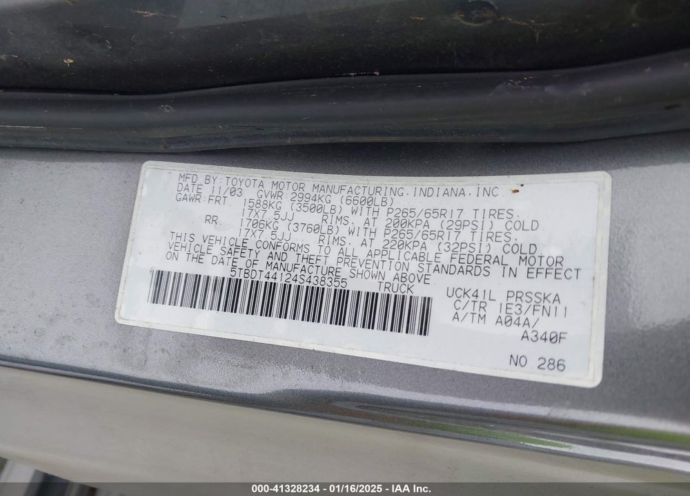 2004 TOYOTA TUNDRA SR5 V8 VIN: 5TBDT44124S438355