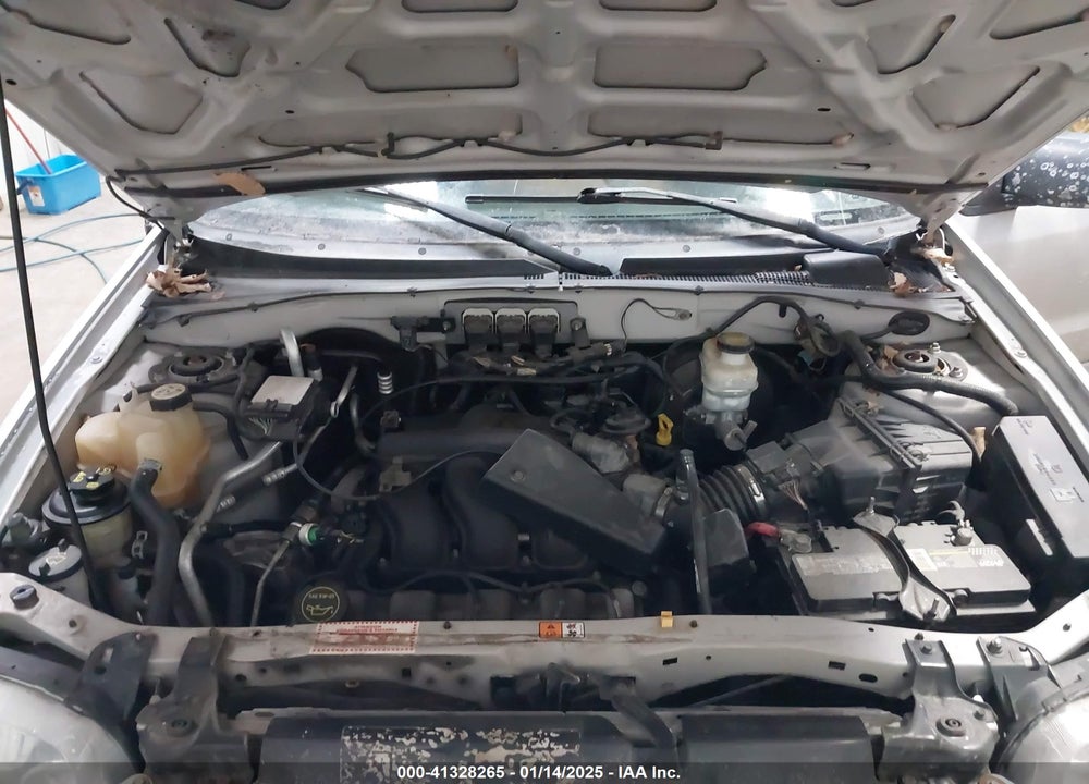 2005 FORD ESCAPE LIMITED VIN: 1FMYU94145KC45082