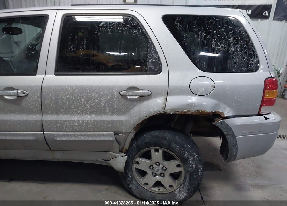 2005 FORD ESCAPE LIMITED VIN: 1FMYU94145KC45082