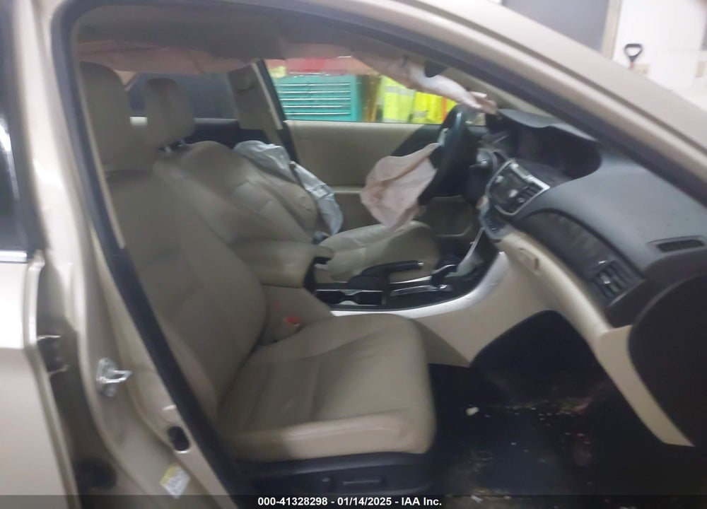 2013 HONDA ACCORD SDN VIN: 1HGCR3F88DA011721