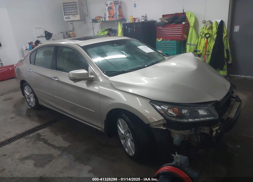 2013 HONDA ACCORD SDN VIN: 1HGCR3F88DA011721