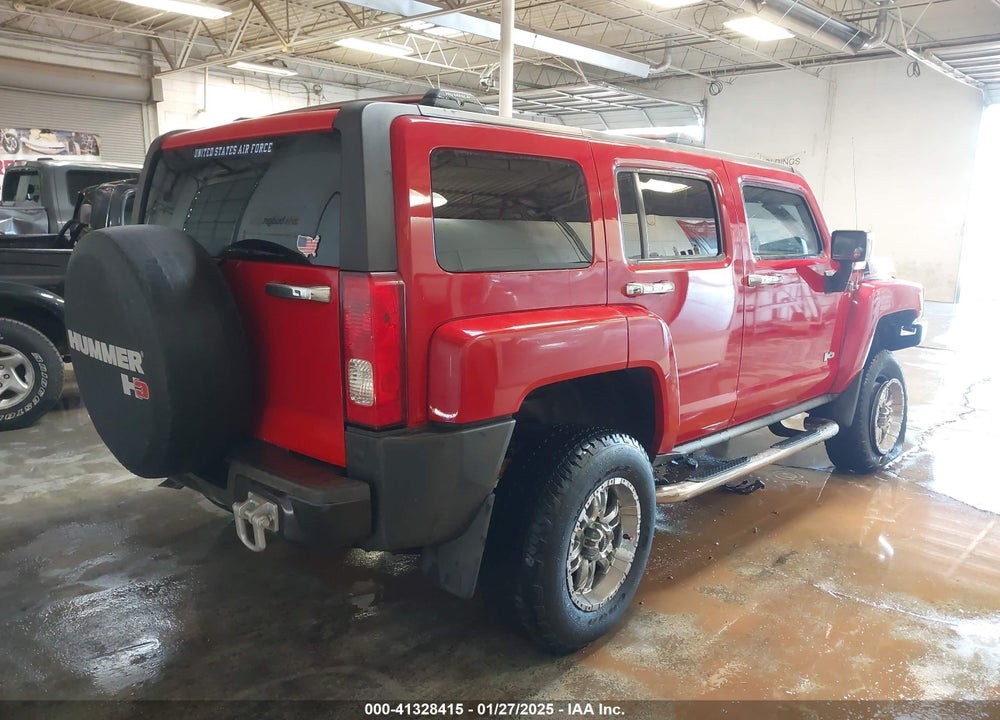 2007 HUMMER H3 SUV VIN: 5GTDN13E978114115