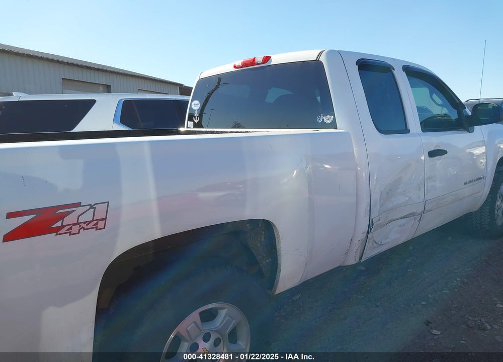 2007 CHEVROLET SILVERADO 1500 LT1 VIN: 1GCEK19007Z571695