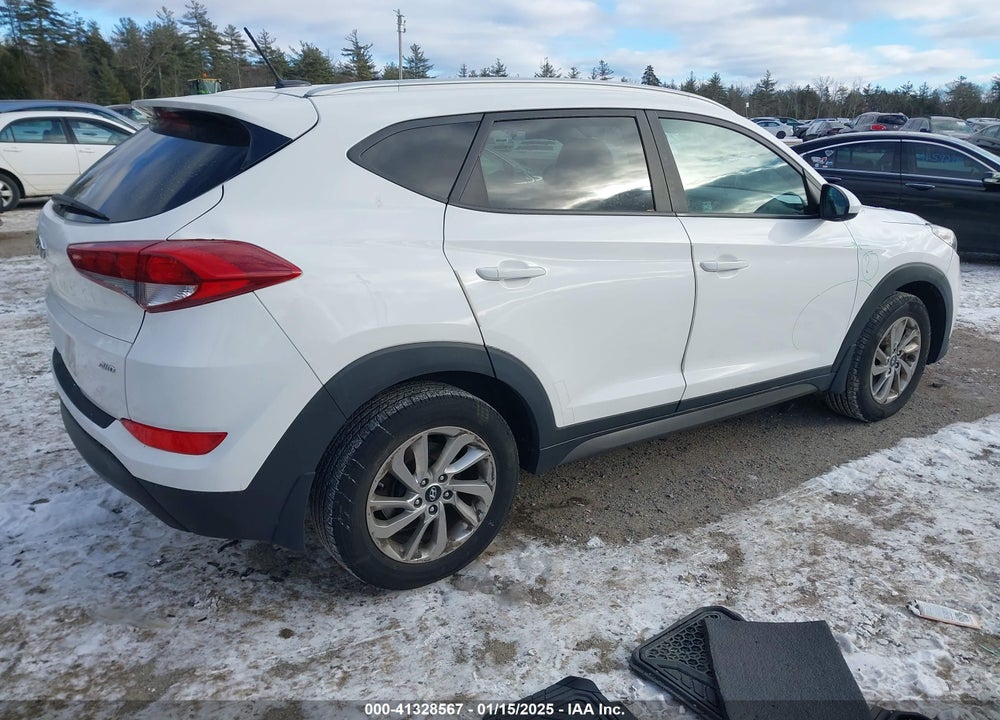 2016 HYUNDAI TUCSON SE VIN: KM8J3CA44GU254260